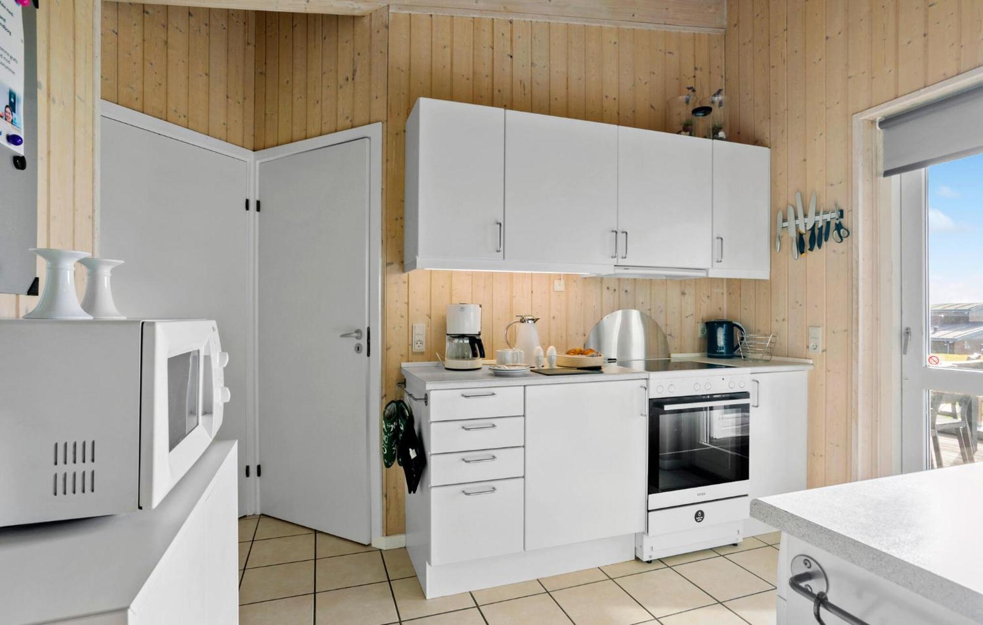 4 Bedroom Nice Home In Faborg Bagian luar foto