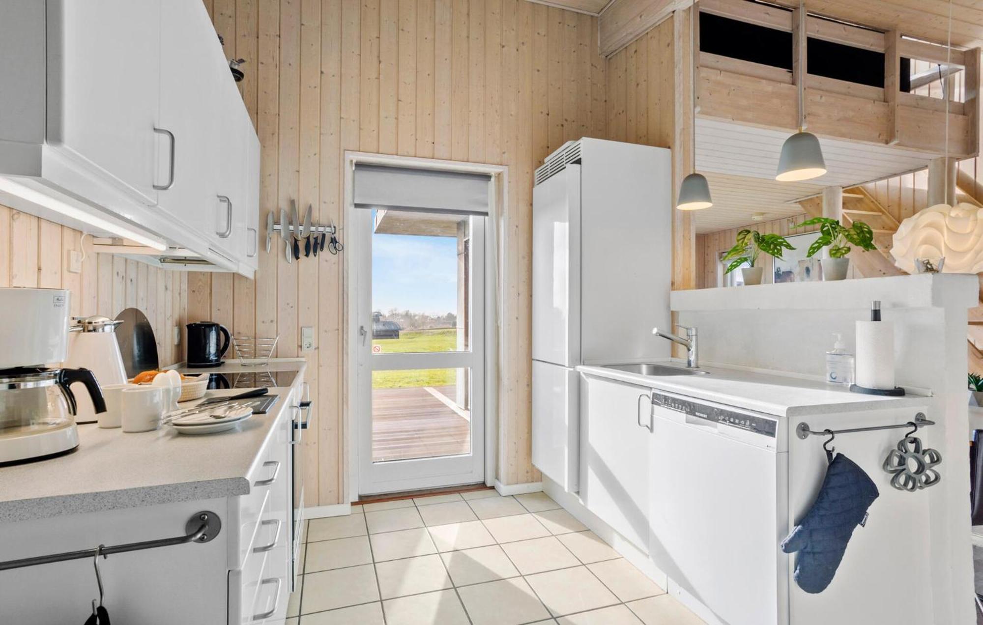 4 Bedroom Nice Home In Faborg Bagian luar foto