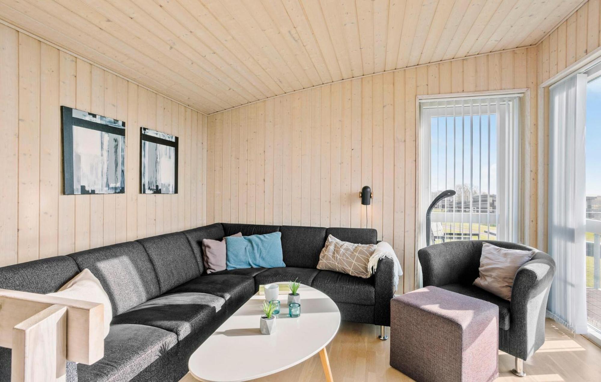 4 Bedroom Nice Home In Faborg Bagian luar foto